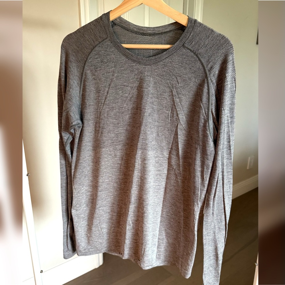 Lululemon Metal Vent Tech Long Sleeve – Gray | Men’s S